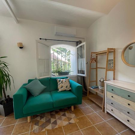 Cosy Studio - Place Du Figuier Bormes-les-Mimosas Exterior photo