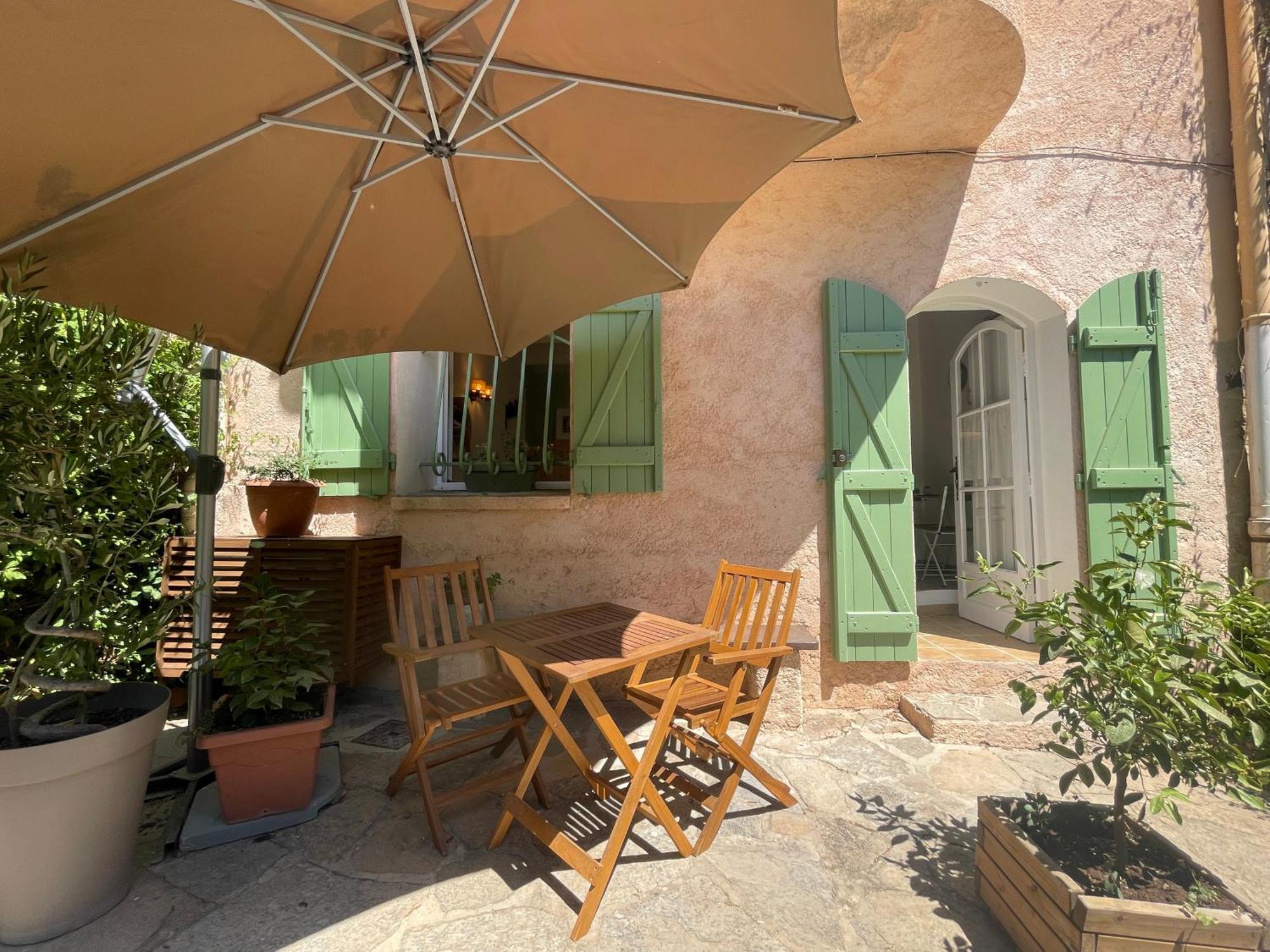 Cosy Studio - Place Du Figuier Bormes-les-Mimosas Exterior photo